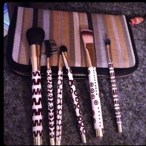 💓🎼NEW Sonia kashuk set of make up brushes