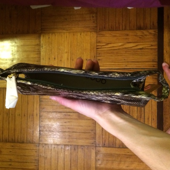 Greyish greenish clutch with reptile animal print - Picture 4 of 4