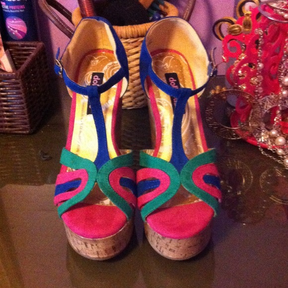 Colorful wedges