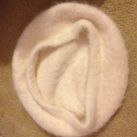 Brane new off white - Picture 2 of 3