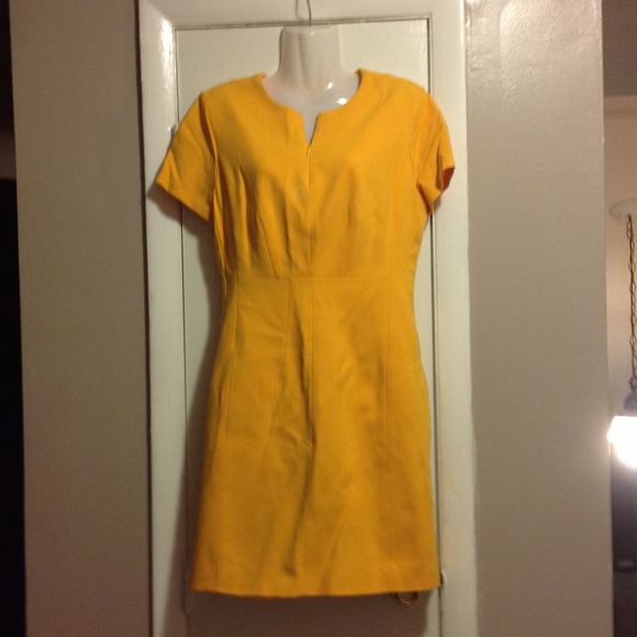 🚫SOLD💕2x HP 💯Authentic DVF Yellow Dress💕 - Picture 2 of 4