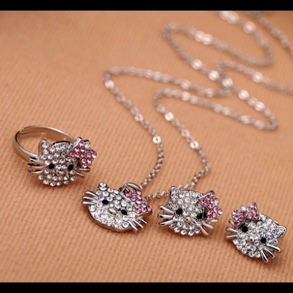 HELLO KITTY NECKLACE, RING & EARRINGS SET