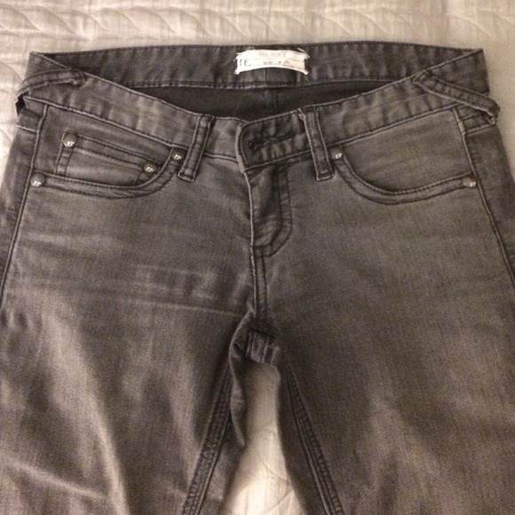 Free People Skinnies in Grey sz 25