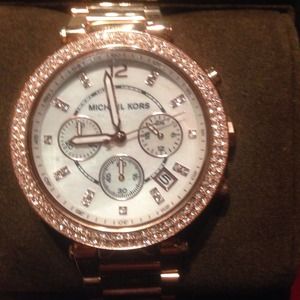 MICHEL KORS ROSE GOLD BRAND NEW WATCH