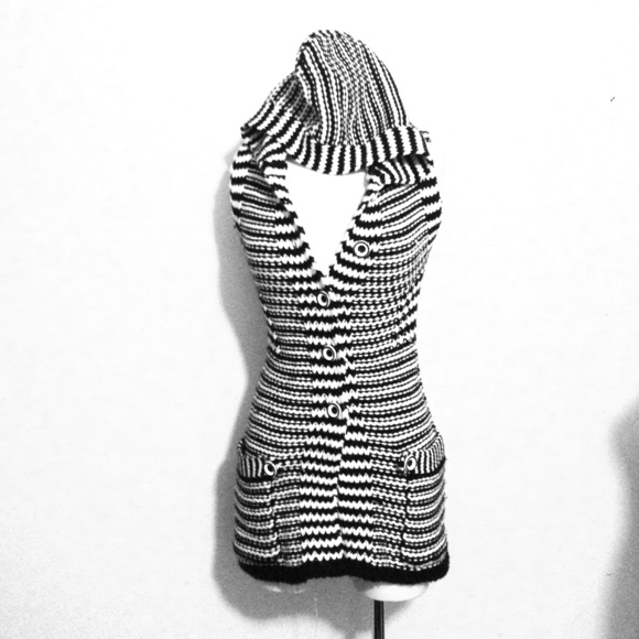 Sweater vest