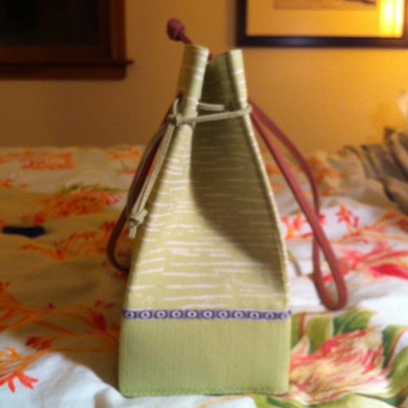 💥NWT handmade purse silk grass green $120.00💥 - Picture 2 of 4