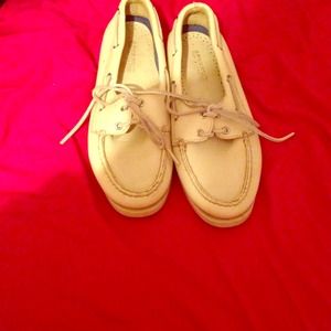 White sperrys