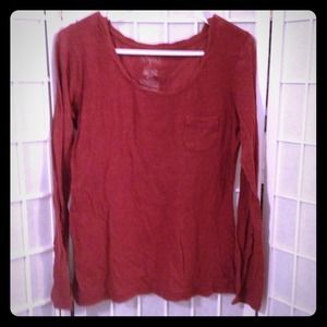 Maroon top. ONLY $3 IF BUNDLED
