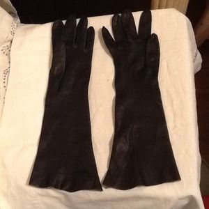 Leather gloves
