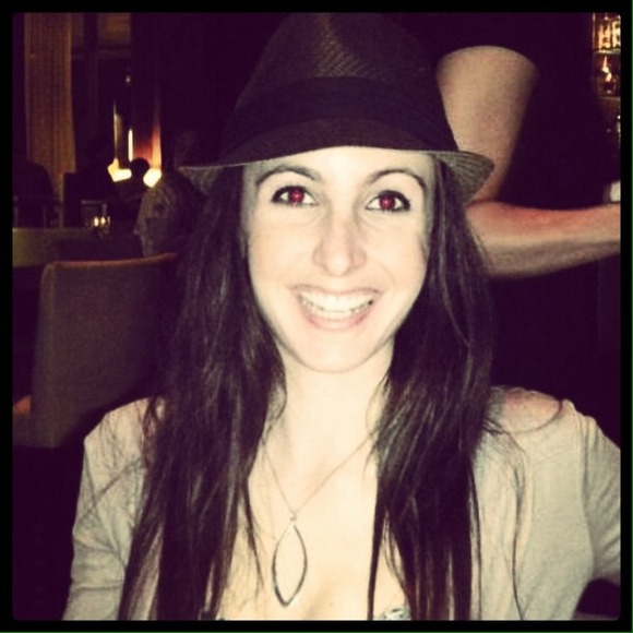 👜⭐️ Meet your seller/buyer! ⭐️👗 - Picture 2 of 4