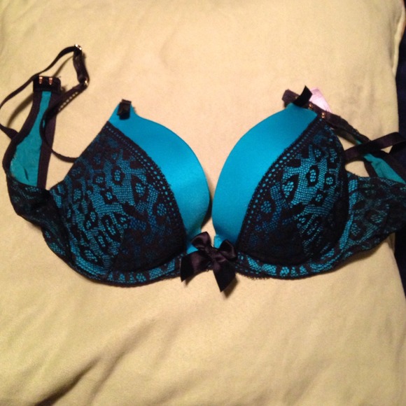 VS Emerald Green Lace Bra - Picture 1 of 2