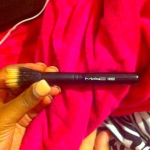 MAC 188 brush authentic