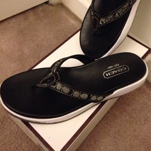 Coach Latrice Signature C Flip Flops