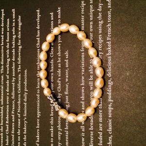 Pink pearl bracelet