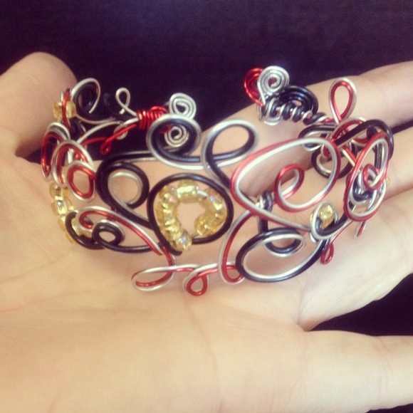 Handmade bracelet - Picture 1 of 1