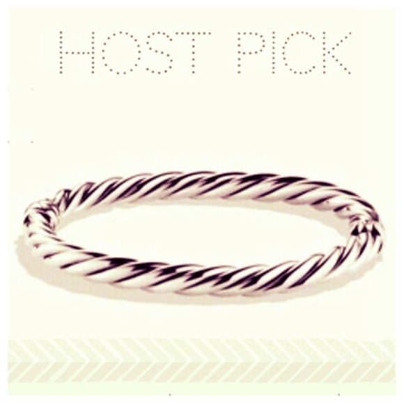 💢FLASH SALE💢Sterling Silver Sculpted Bangle NWOT