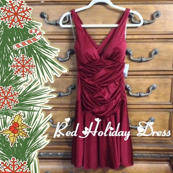 Be a star in this Red Cocktail Dress NWT Size Sm