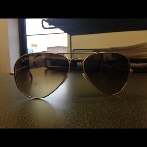 Ray ban aviator sunglasses