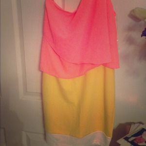 One shoulder colorblock dress. Size medium. NWOT!!