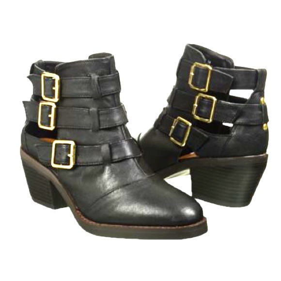 STEVE MADDEN CUTTOUT BOOTS