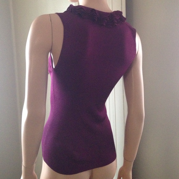 Sleeveless Top w/ Ruffles - Picture 3 of 3