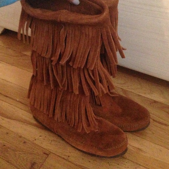 Minnetonka 3 layer fringe boots
