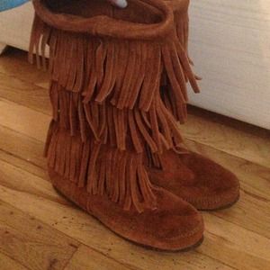 Minnetonka 3 layer fringe boots