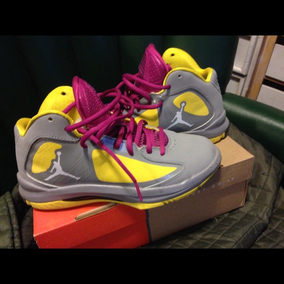 Boys Jordan  size 5. Selling for 35