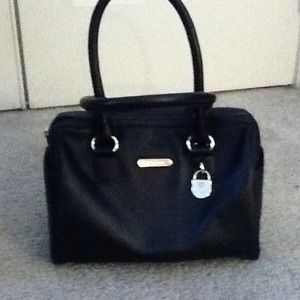 ☆SOLD☆Anne Klein speedy style purse☆