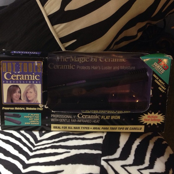 Hot Tools Flat Iron.  1" New in box.