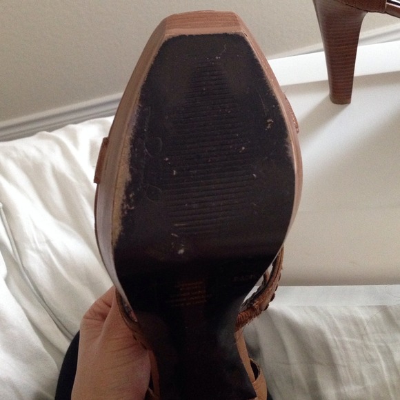 Jessica Simpson heels - Picture 2 of 3