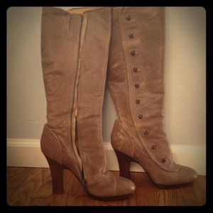 Frye Matilda button boots in Grey