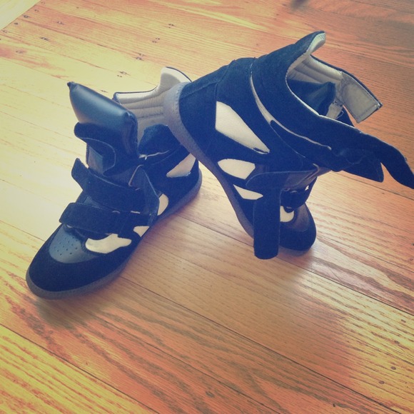 BUNDLE: BLACK AND WHITE WEDGE SNEAKERS, EAR CUFF