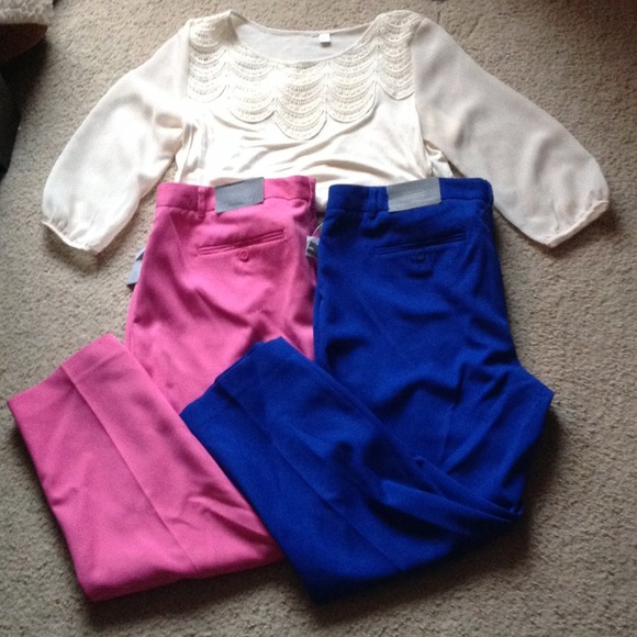 GAP Pants - NWT: TWO GAP Slim Stretch Crop Pant