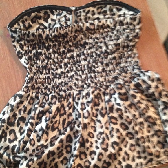 Silky cheetah print top - Picture 2 of 3