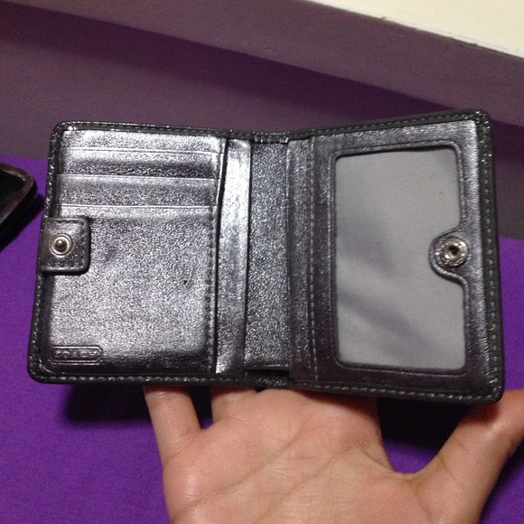 ❗️❌SOLD❌❗️Authentic Coach Wallet - Picture 2 of 2