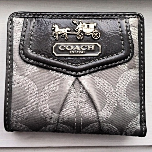 ❗️❌SOLD❌❗️Authentic Coach Wallet - Picture 1 of 2