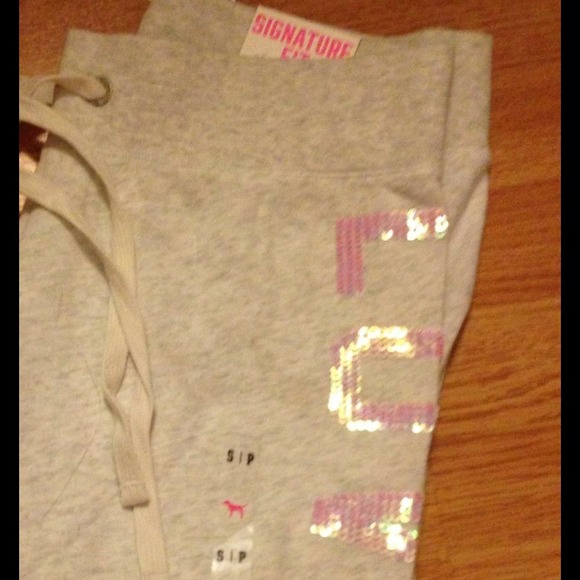 VS hoodie and sweats - Picture 2 of 2