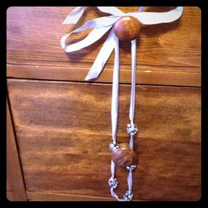 AE Silver ribbon necklace $8
