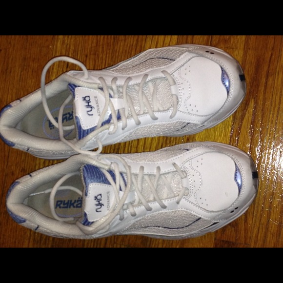 RYKA orthopedic walking shoes
