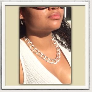 💝GORGEOUS CHUNKY SILVER TONE NECKLACE💝