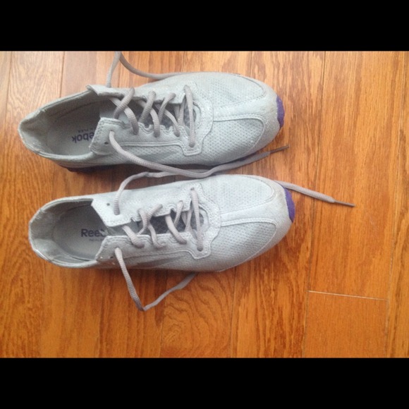 Reebok Realflex tennis shoes. Great condition.