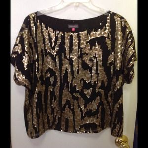 Vince Camuto ss tee gold/bronze bead top in black