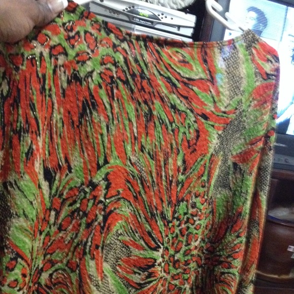 RESERVED FOR ROHERRON V-neck knit pullover. - Picture 2 of 3