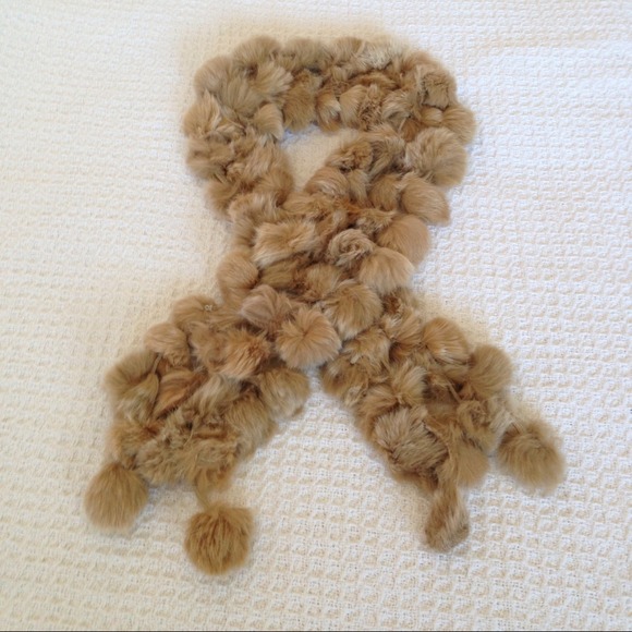 Rabbit fur ball scarf in brown