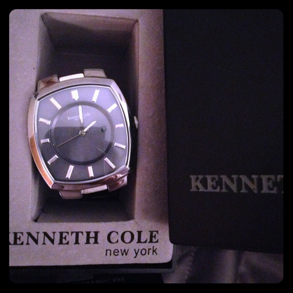 Kenneth Cole Unisex watch w/ grey face