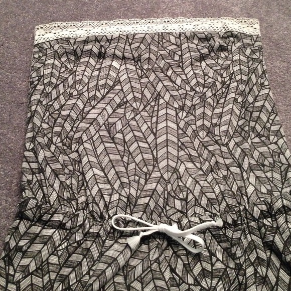 SOLD! Strapless romper - Picture 2 of 4