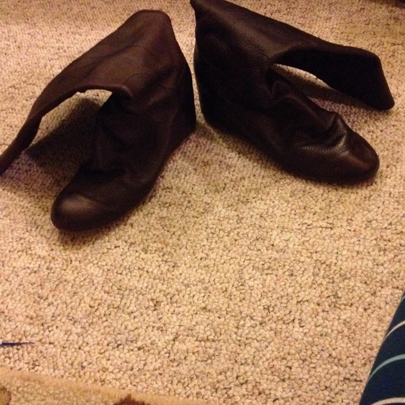 Boots - Picture 2 of 4