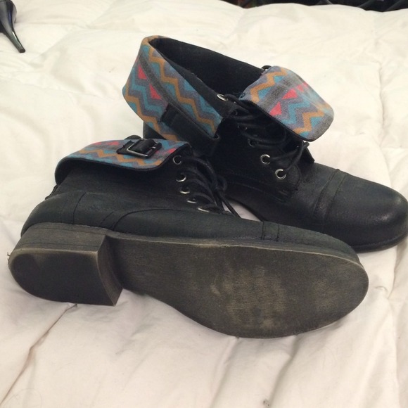 🚫SOLD🚫 in bundle! - Picture 2 of 3