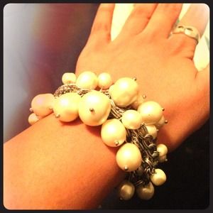 Faux Pearl Chunky Bracelet